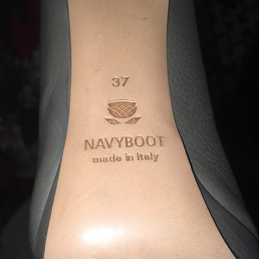Navyboot Heels - Picture 4 of 4